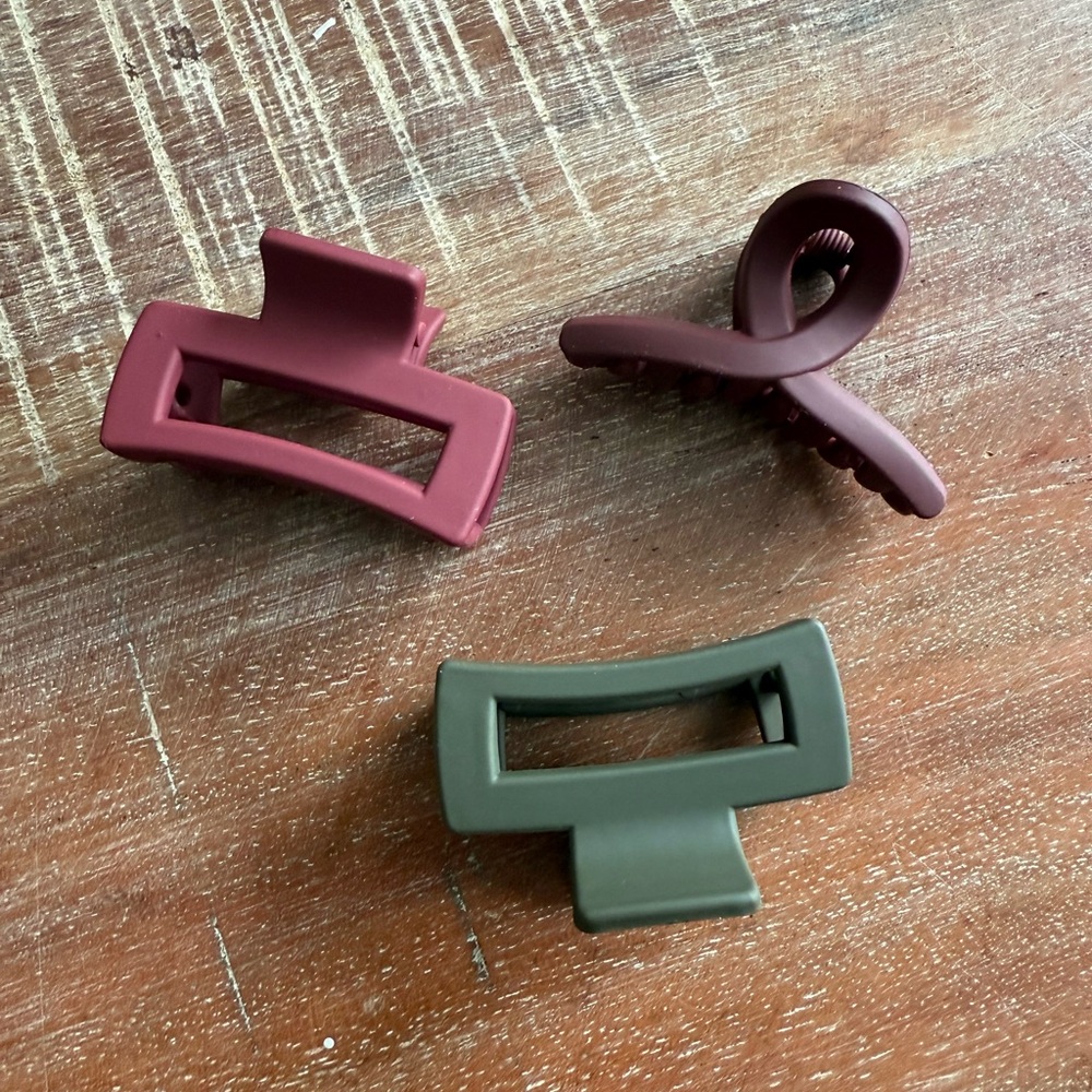 Set of Three Hair Clips in Burgundy and Olive